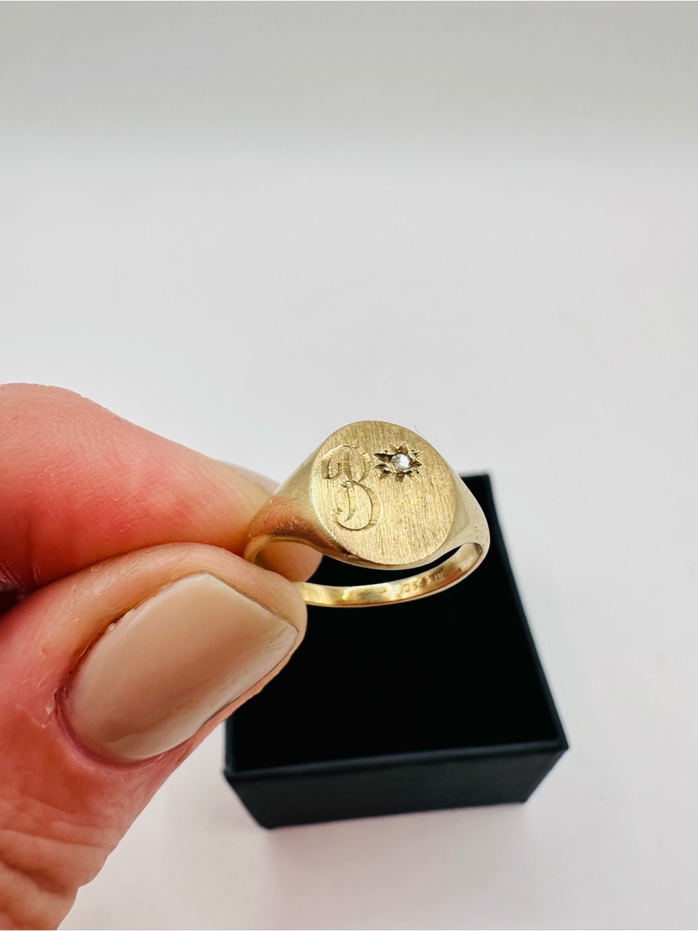 Vintage 10K Yellow Gold Signet Ring Initial B Clear Stone Size 4 2.11g